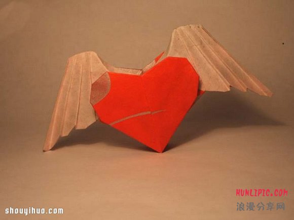 带翅膀的爱心怎么折 带翅膀爱心的折法图解 -  www.shouyihuo.com
